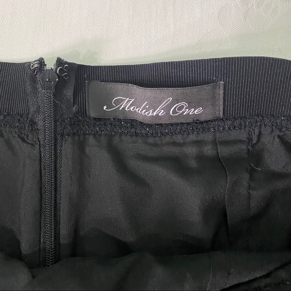 Modish One Eyelet Embroidered Skirt Size Large - Picture 5 of 12